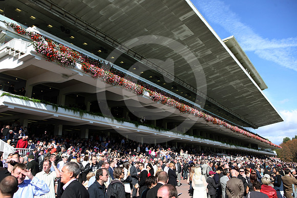 longchamp_grandstand08_fs