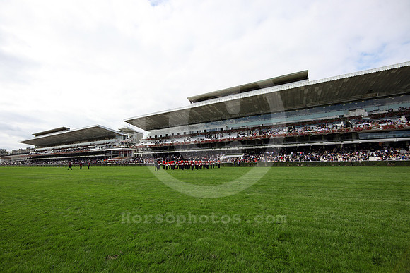 longchamp_grandstand11_fs