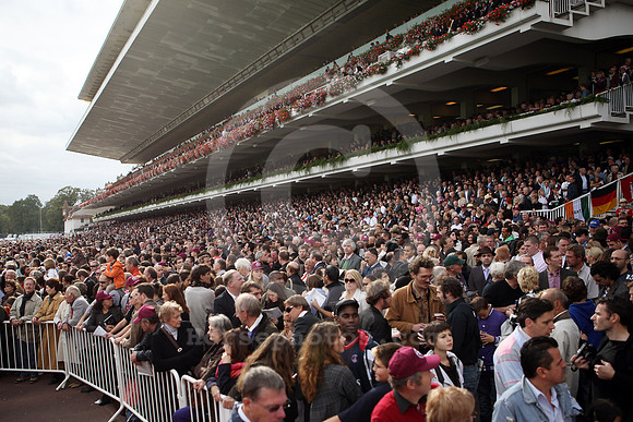 longchamp_grandstand10_fs