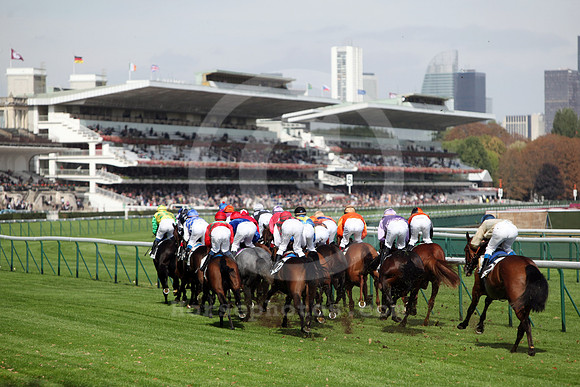 longchamp_grandstand04_fs
