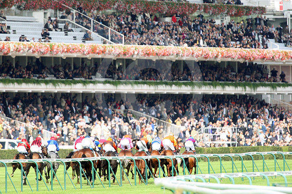longchamp_grandstand03_fs