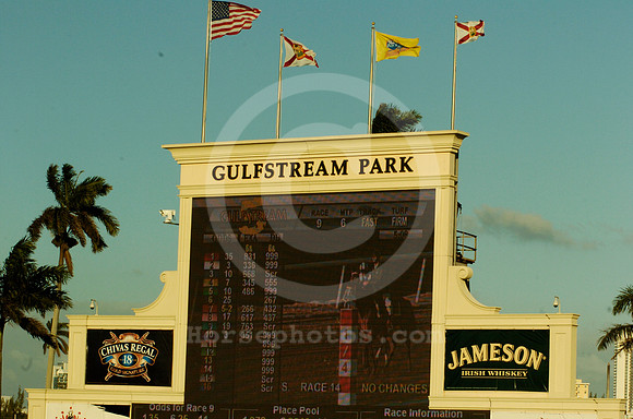gulfstreampark_toteboard02_hr