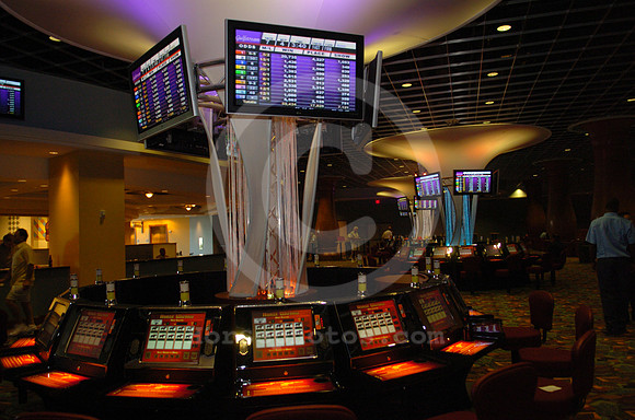 gulfstream_kiosks02_hr