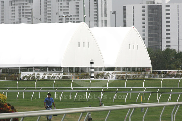 gulfstreamtentbarns01_gg