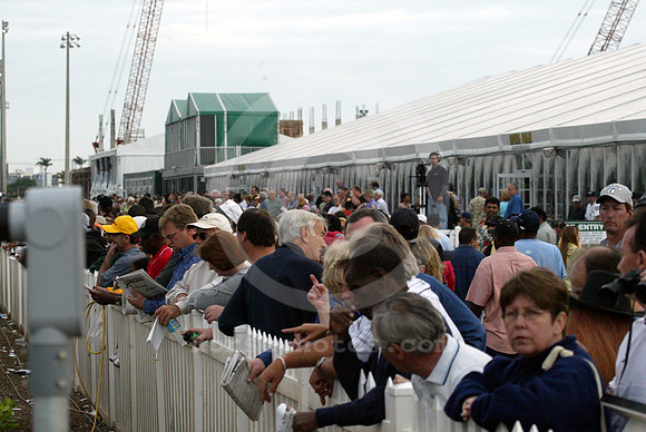gulfstream_crowd02_jd