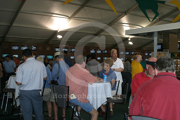 gulfstream_betting_tent01_eg