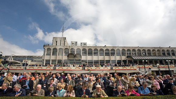 leopardstown_grandstand02_fs