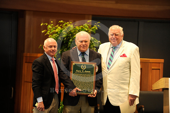 2014_hof_garyjones03_hr
