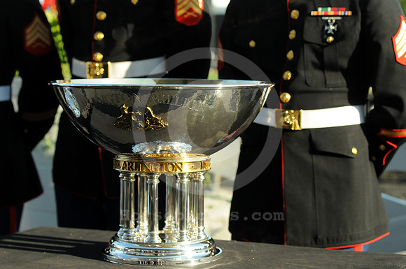 arlingtonmillion_trophy02_bn 2