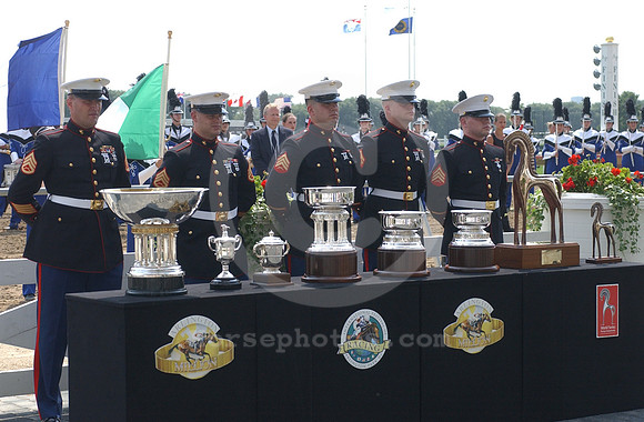 arlingtonmillion_trophy01_hr