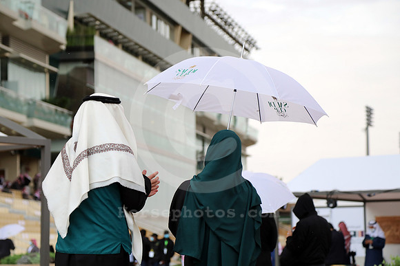 King_Abdulaziz_local_racegoers07