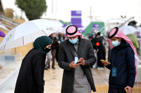 King_Abdulaziz_local_racegoers02