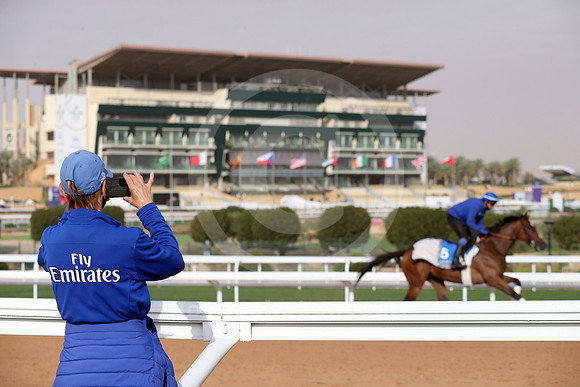 King_Abdulaziz_local_racegoers15