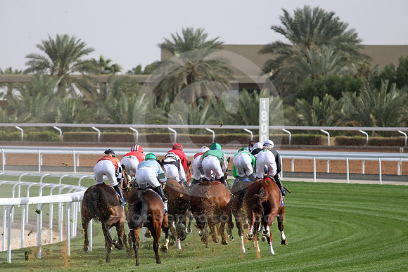 King_Abdulaziz_racing_action02