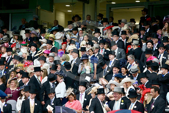 19RoyalAscot_grandstand01_cg