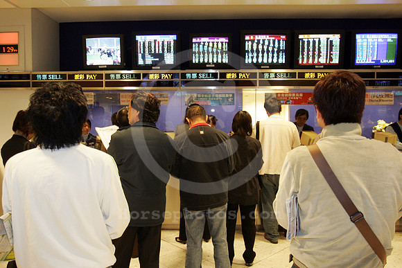 hong_kong_betting07_fs