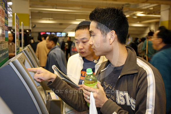 hong_kong_betting02_fs