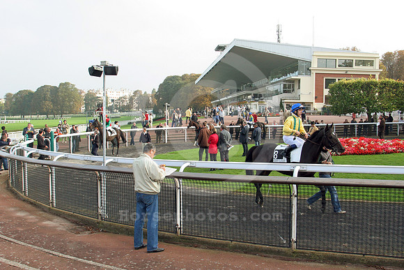 saintcloudracecourse_paradering04_fs