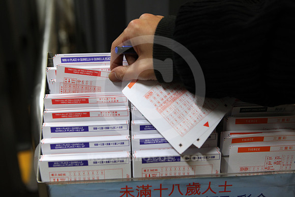 hongkong_betting_audience04_fs