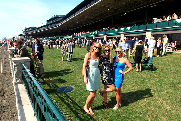 keenelandcrowd25_tt