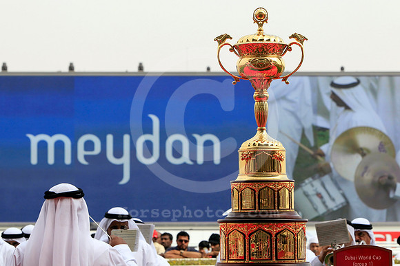 dubai_world_cup_trophy02_fs