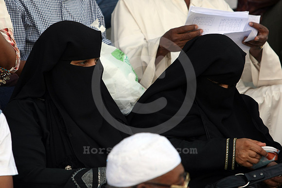 dubai_people513_fs