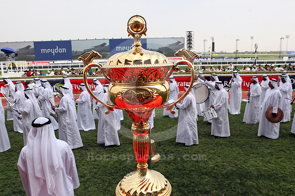dubai_world_cup_trophy01_fs