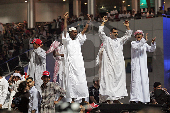 dubai_fans01_fs