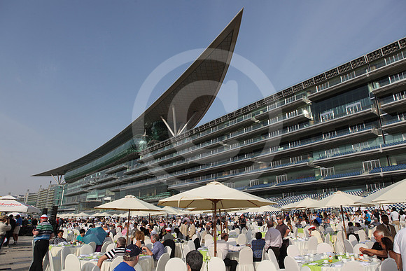 dubai_breakfast_grandstand01a_fs