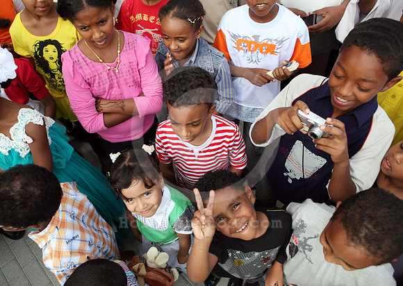 dubai_children07_fs