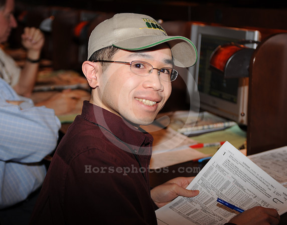 nhc_2010_142_hr