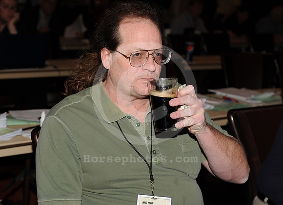 nhc_2010_284_hr