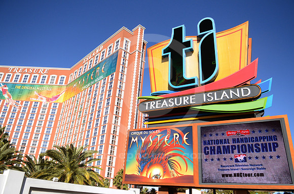 nhc15_treasureisland_marque01_hr