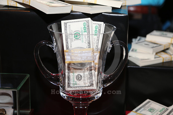 nhc15_trophycup02_hr