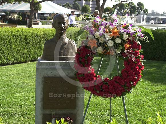 shoemaker_statue01_hr
