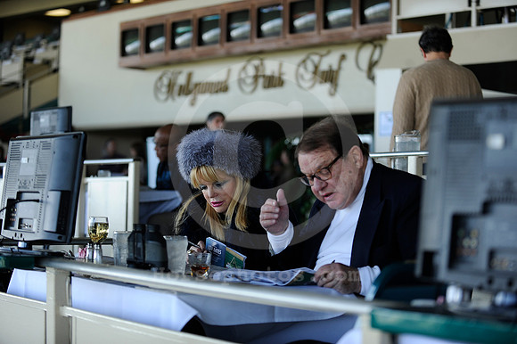 hollywoodpark_handicapping06_hr