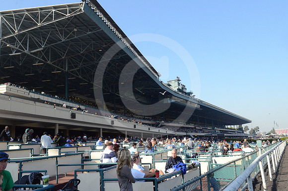 hollywoodpark_grandstand21_hr