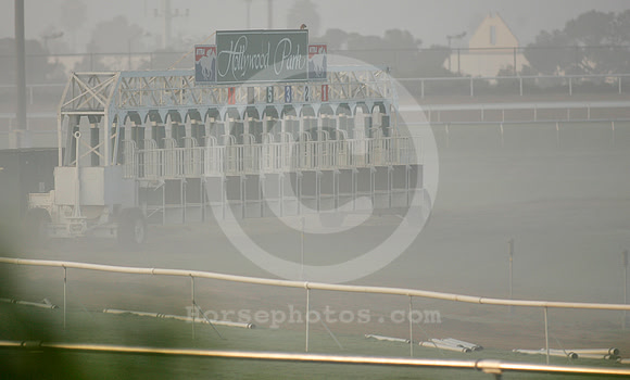 foggystartinggate_hollywoodpark01_ae