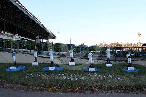 hollywoodpark_winnerscircle02_cg