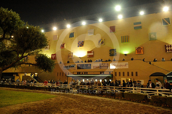 hollywoodpark_grandstand16_hr