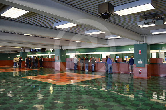 hollywoodpark_grandstand25_hr