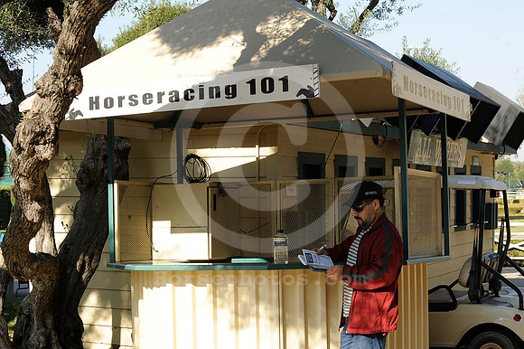 hollywoodpark_handicapping04_hr