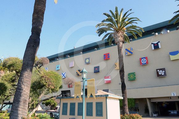 hollywoodpark_grandstand27_hr