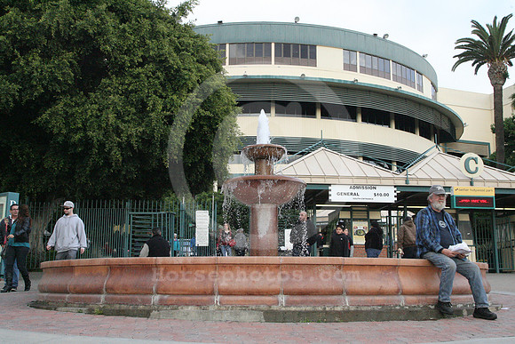 hollywoodpark_entrance02_cg