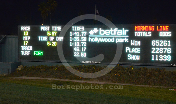 hollywoodpark_toteboard01_hr