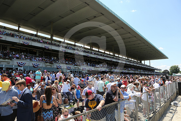 belmont_crowd62