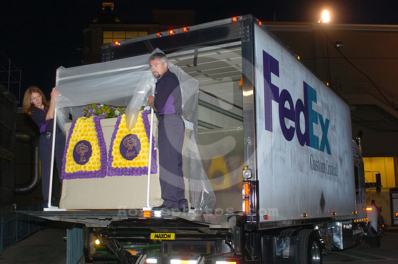 bc04_fedex_flowers02_hr