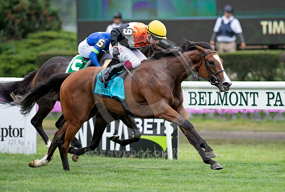 Aspen Grove - Oisin Murphy win Belmont Oaks 9