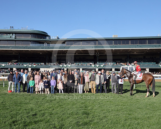 BurnhamSquareThe Bluegrass4-8-25KLD6534