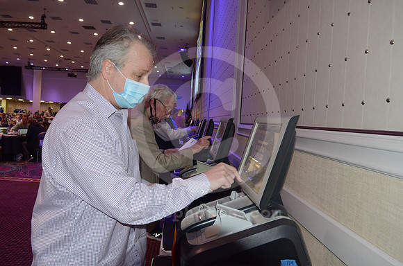2022_nhc_betting_window01